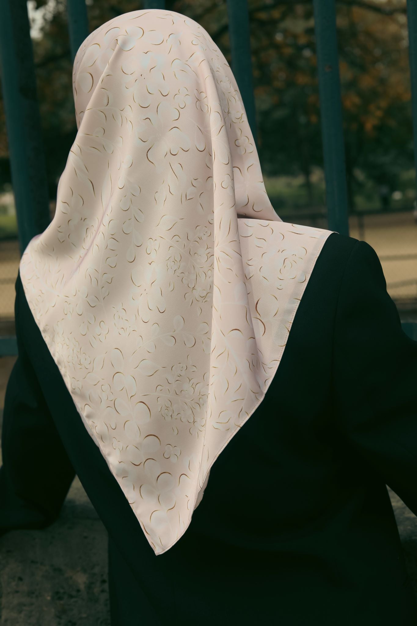 Foulard carré en satin – 110 x 110 cm (Sérénité) beige clair Lefoulardcarré