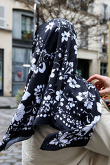 Foulard en satin carré 110x110 cm – Aswad Lefoulardcarré