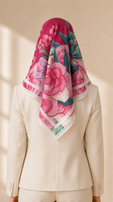 Foulard carré coton Pétale – Motif floral rose 110x110 Lefoulardcarré