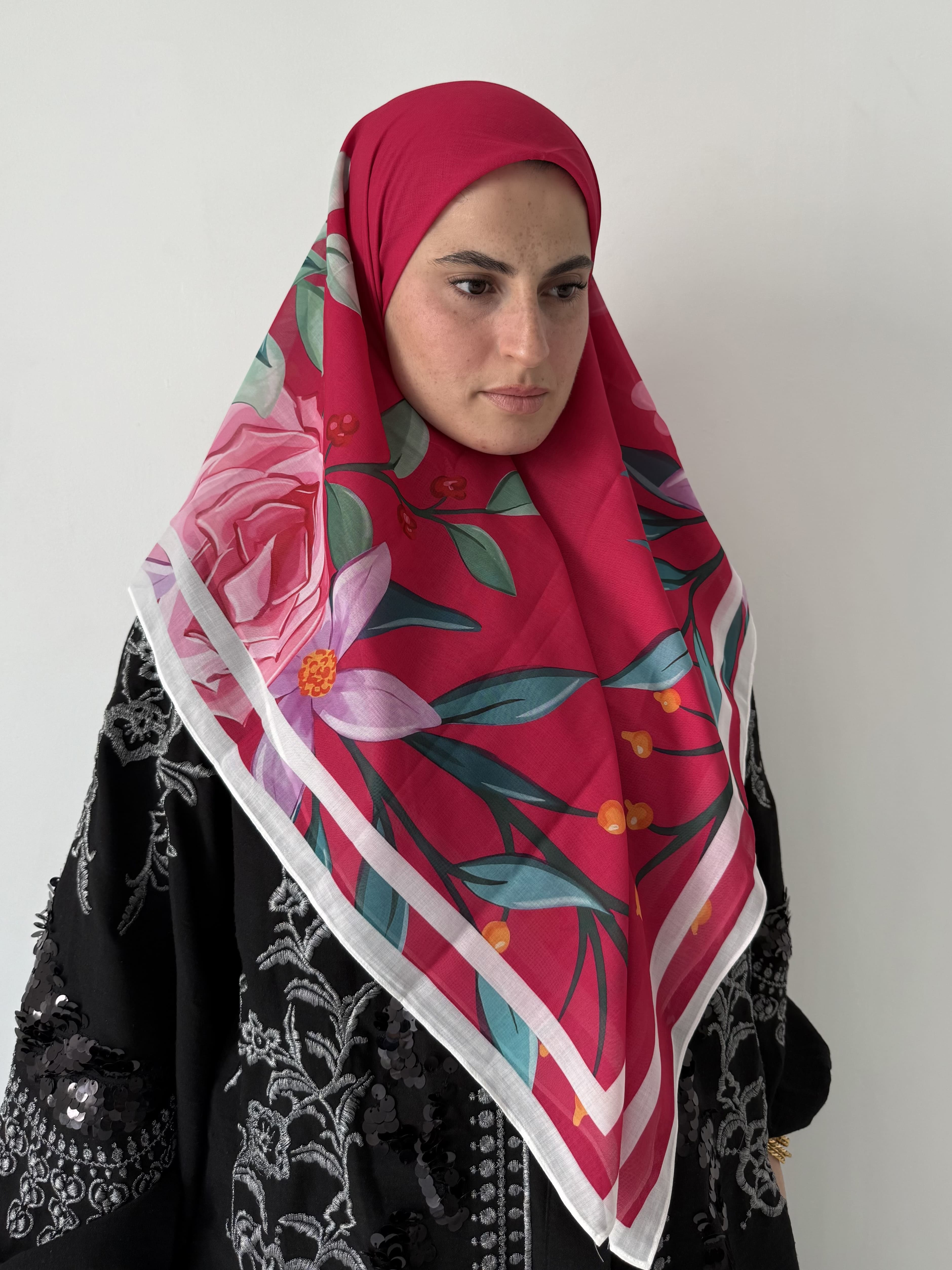 Foulard carré coton Pétale – Motif floral rose 110x110 Lefoulardcarré