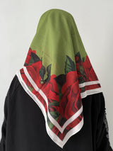 Motif floral rouge sur fond vert - foulard élégant

