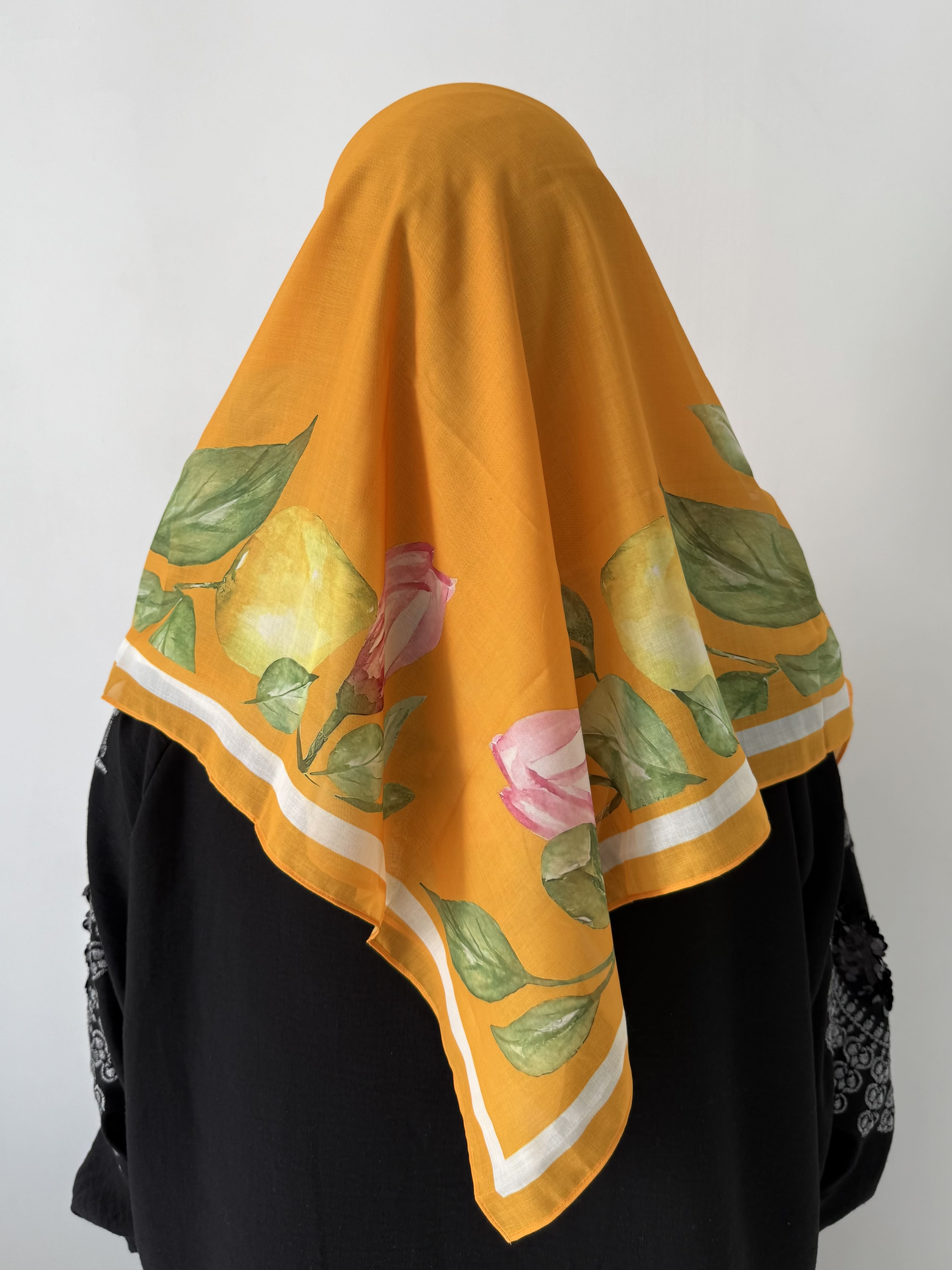 Foulard carré coton Zest – Jaune citron & feuillage 110x110 Lefoulardcarré