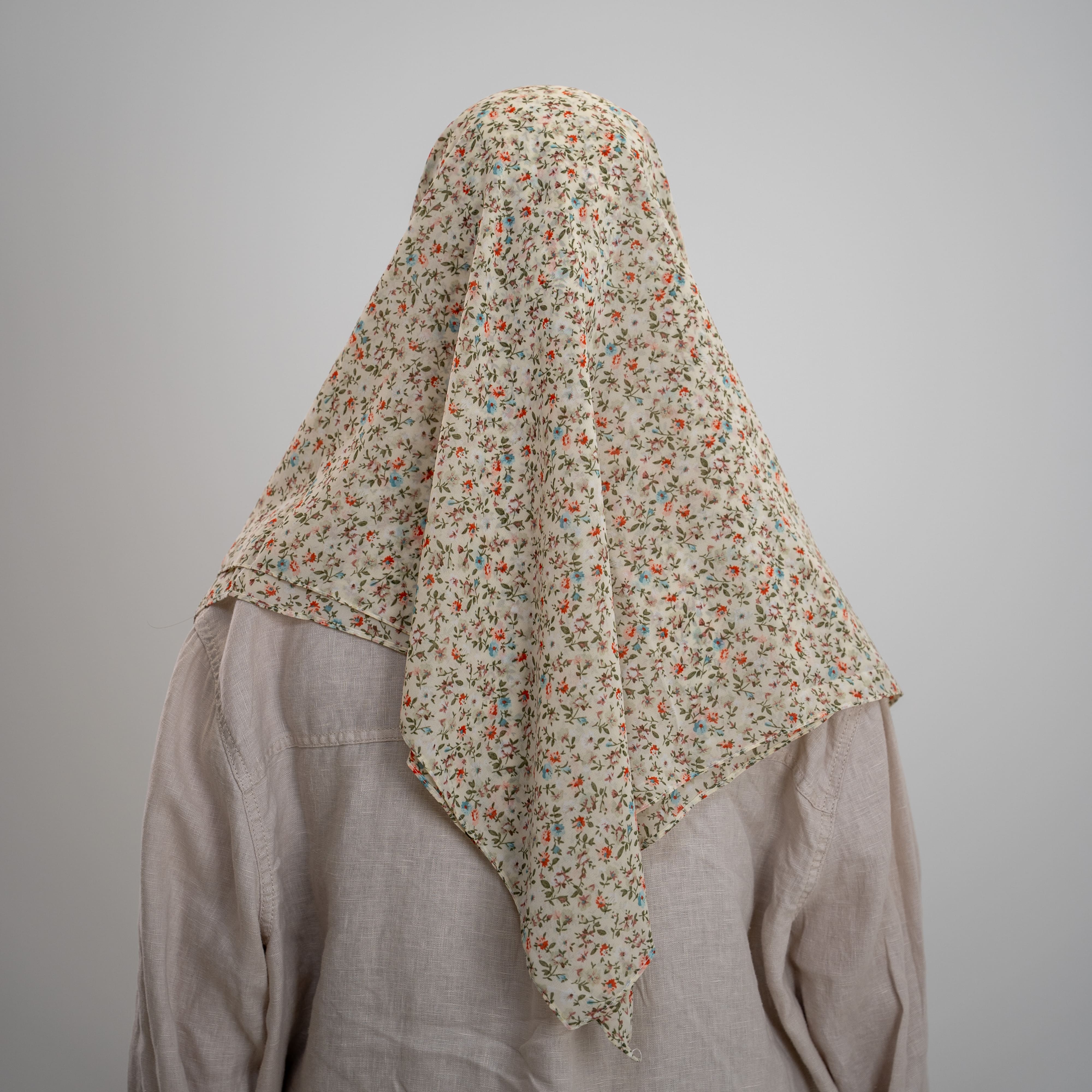 Foulard Chiffon Carré 115x115 cm – Fluidité et Grâce - Lefoulardcarré  