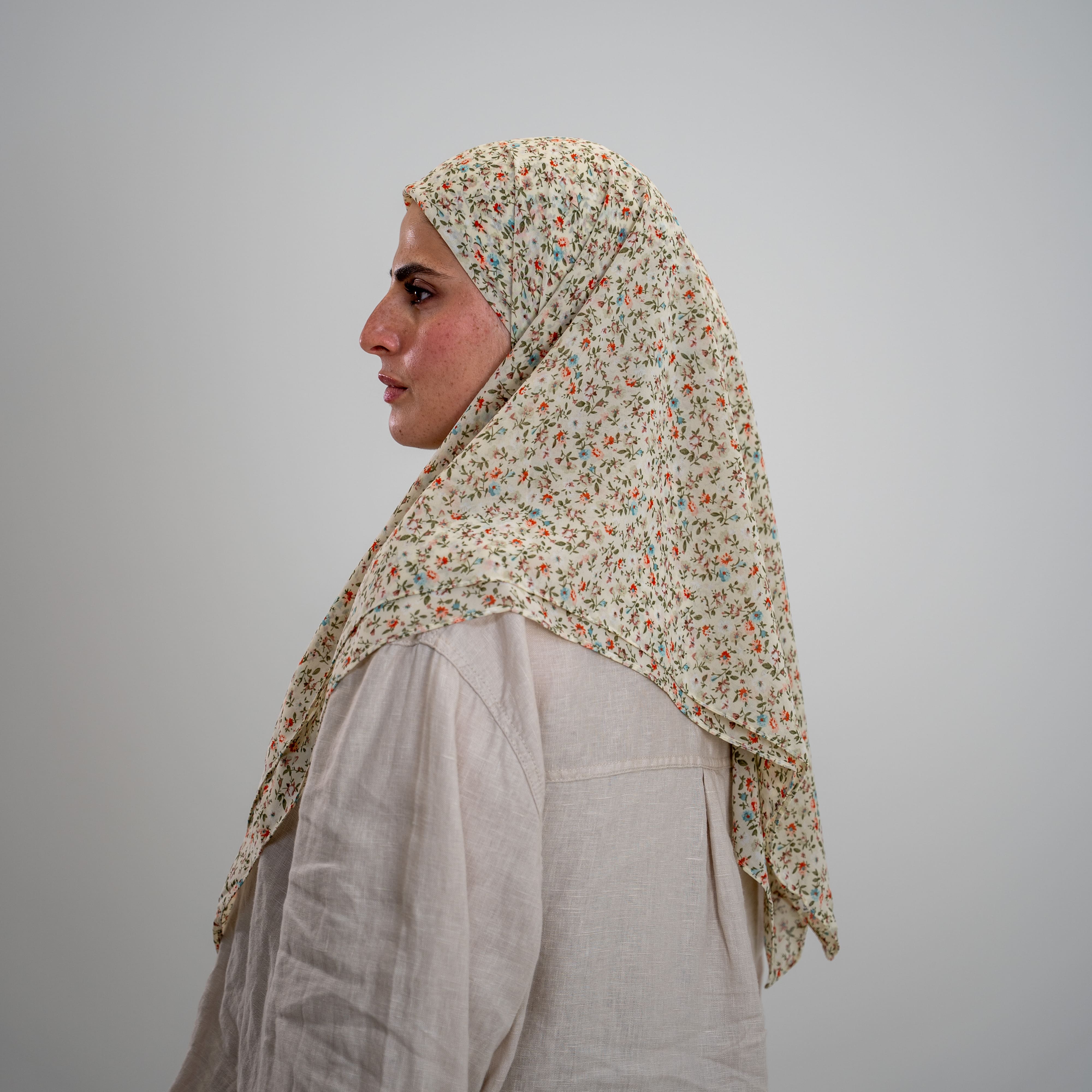 Foulard Chiffon Carré 115x115 cm – Fluidité et Grâce - Lefoulardcarré  