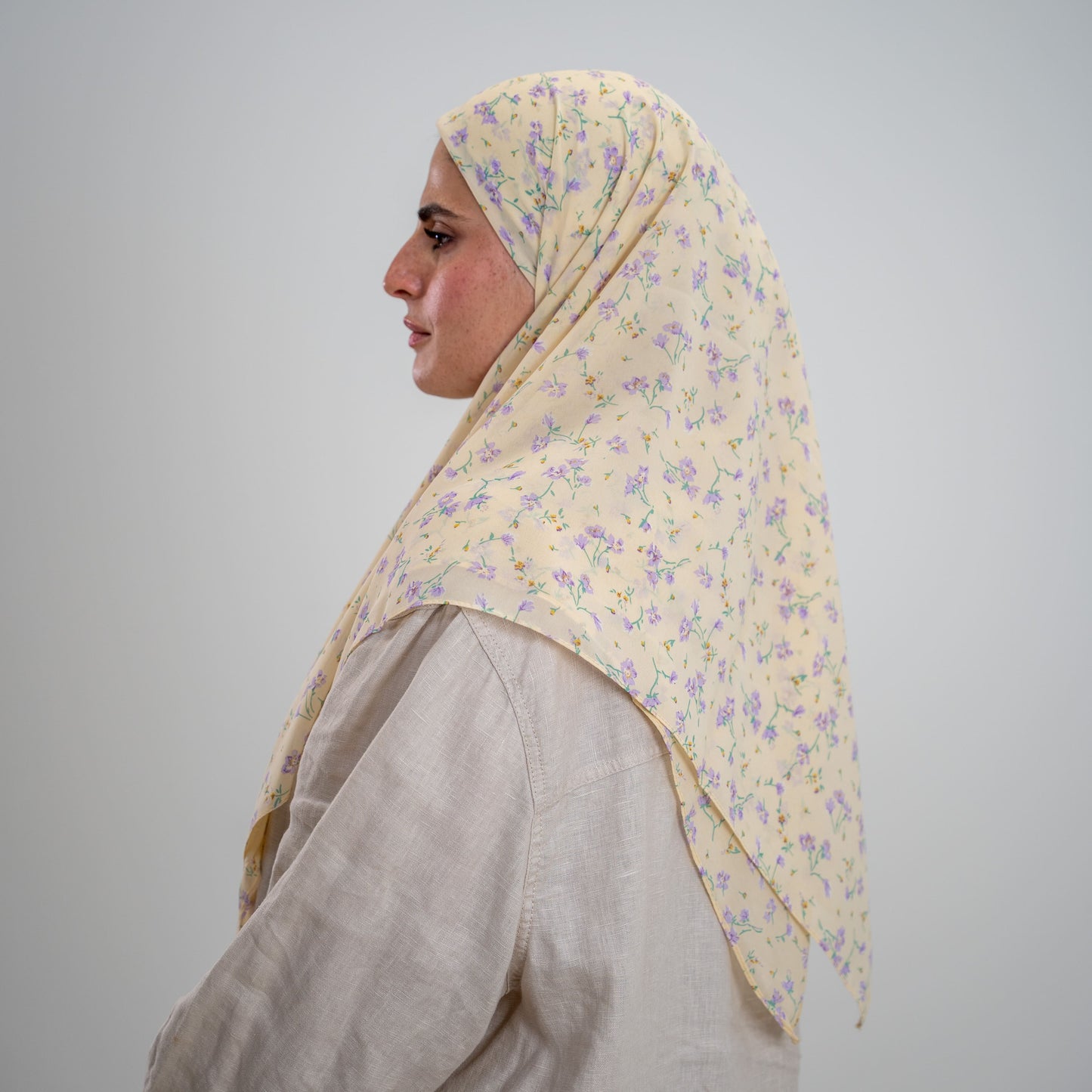 Foulard Chiffon Carré 115x115 cm – Fluidité et Grâce - Lefoulardcarré  