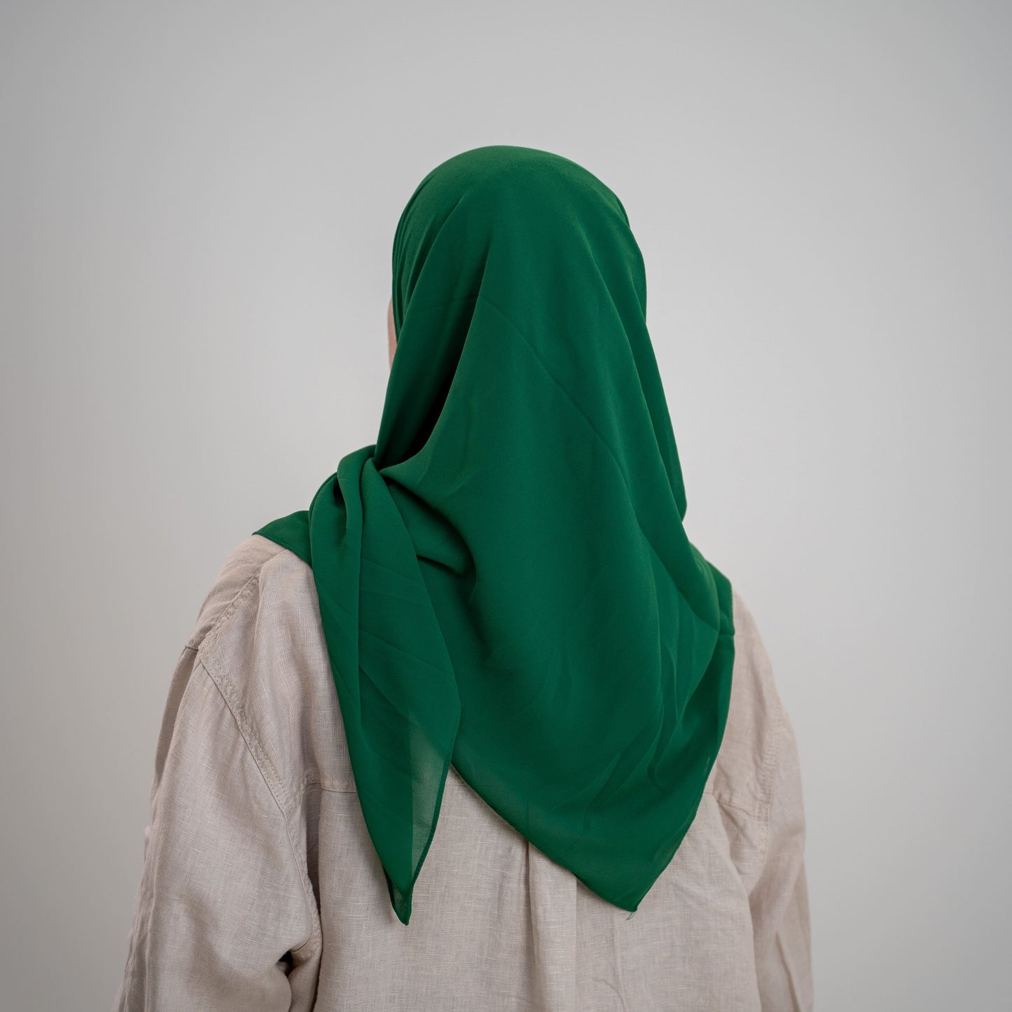 Foulard Mousseline Carré 110x110 cm – Chic et Aérien (Vert)