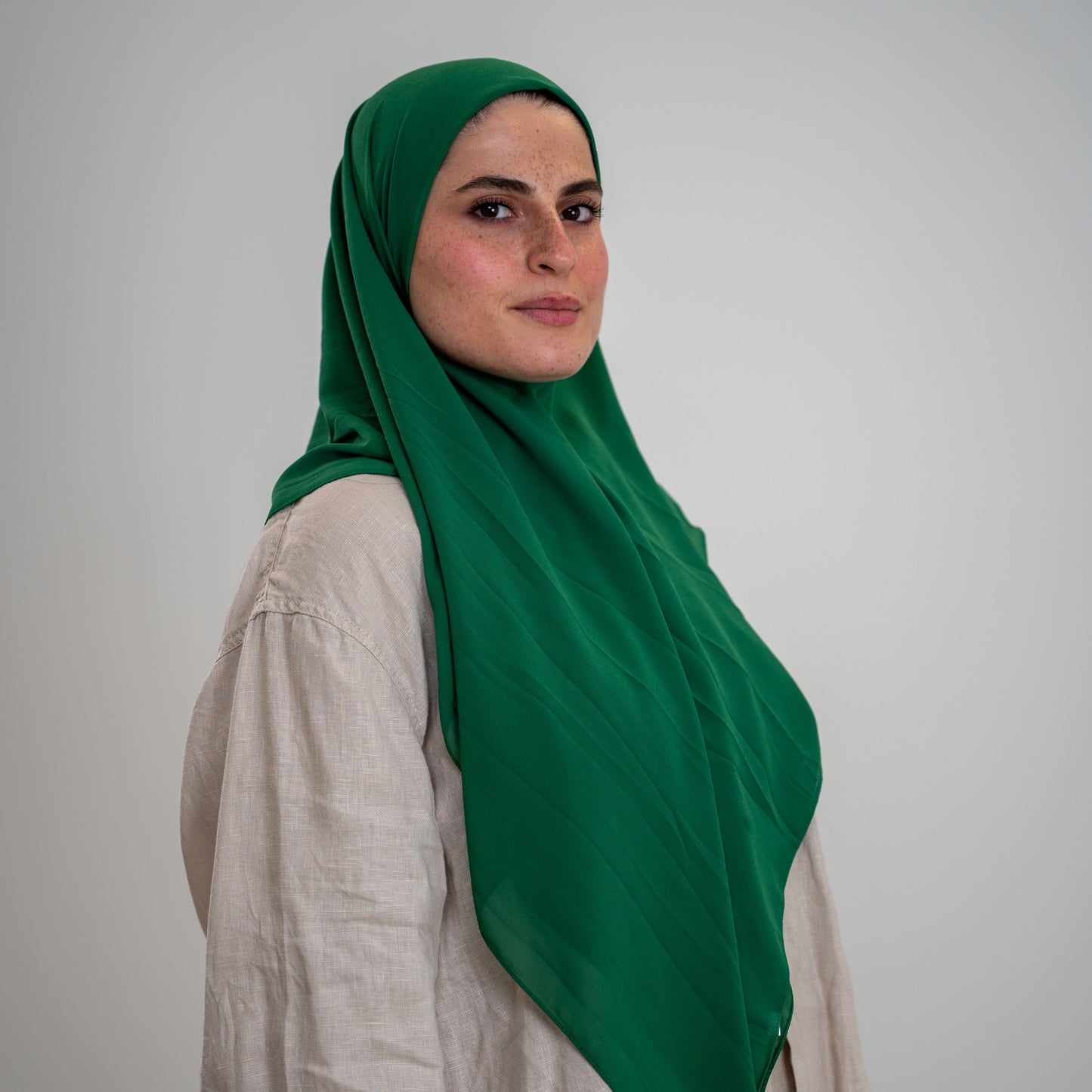Foulard Mousseline Carré 110x110 cm – Chic et Aérien (Vert)