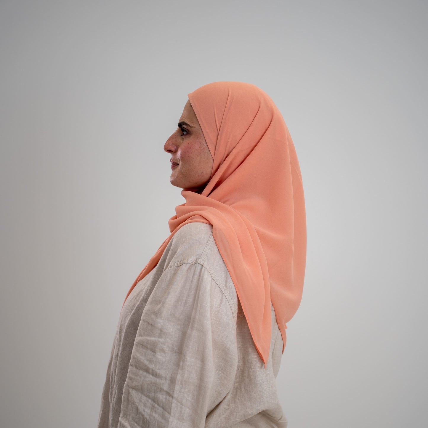 Foulard Mousseline Carré 110x110 cm – Chic et Aérien (Pêche)