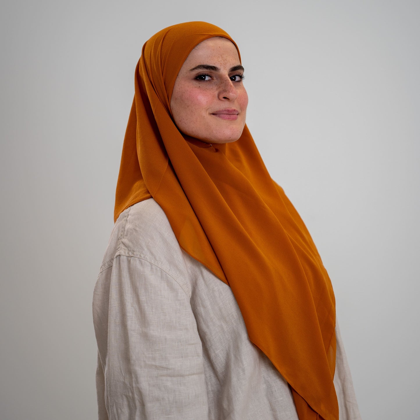 Foulard Mousseline Carré 110x110 cm – Chic et Aérien (Orange)