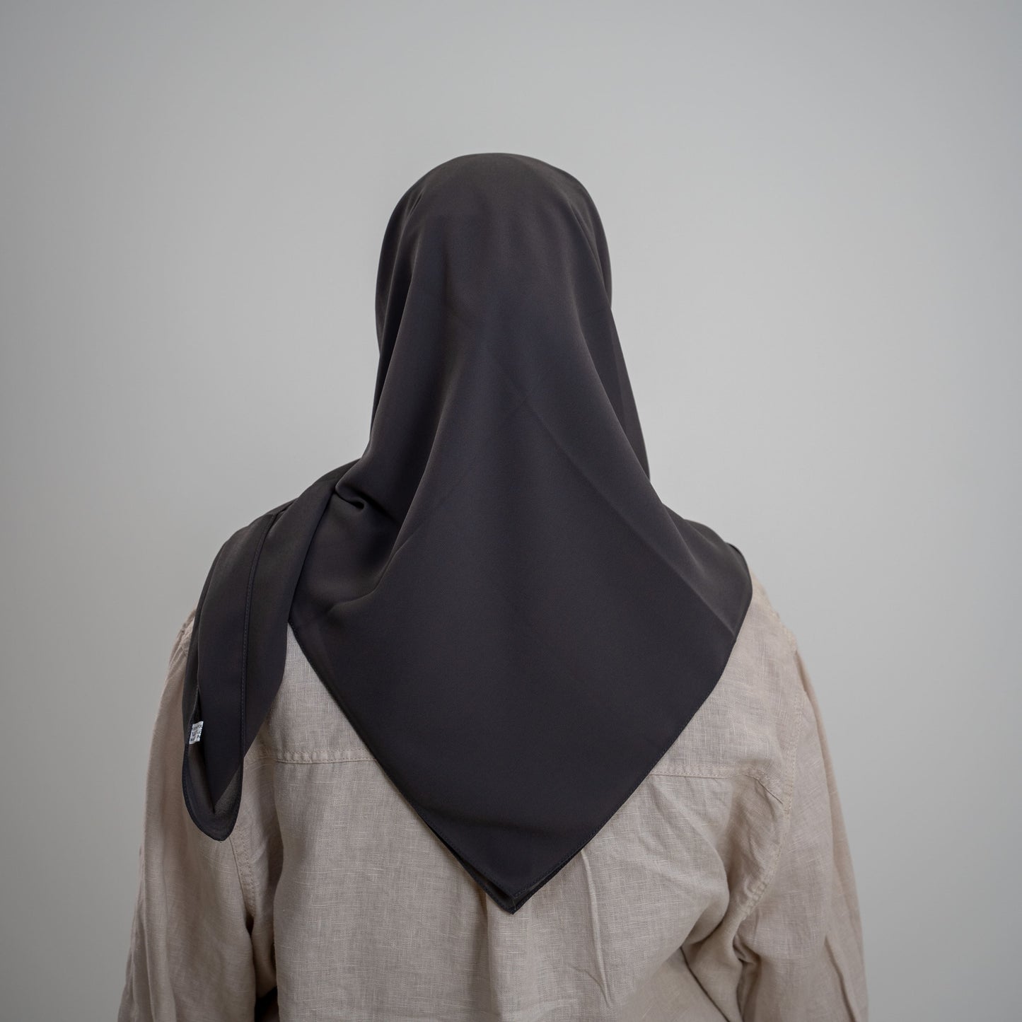Foulard Mousseline Carré 110x110 cm – Chic et Aérien (Gris)