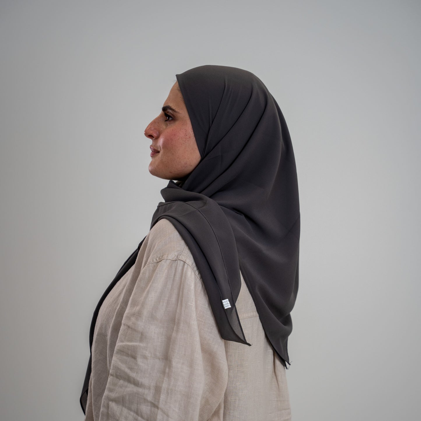 Foulard Mousseline Carré 110x110 cm – Chic et Aérien (Gris)