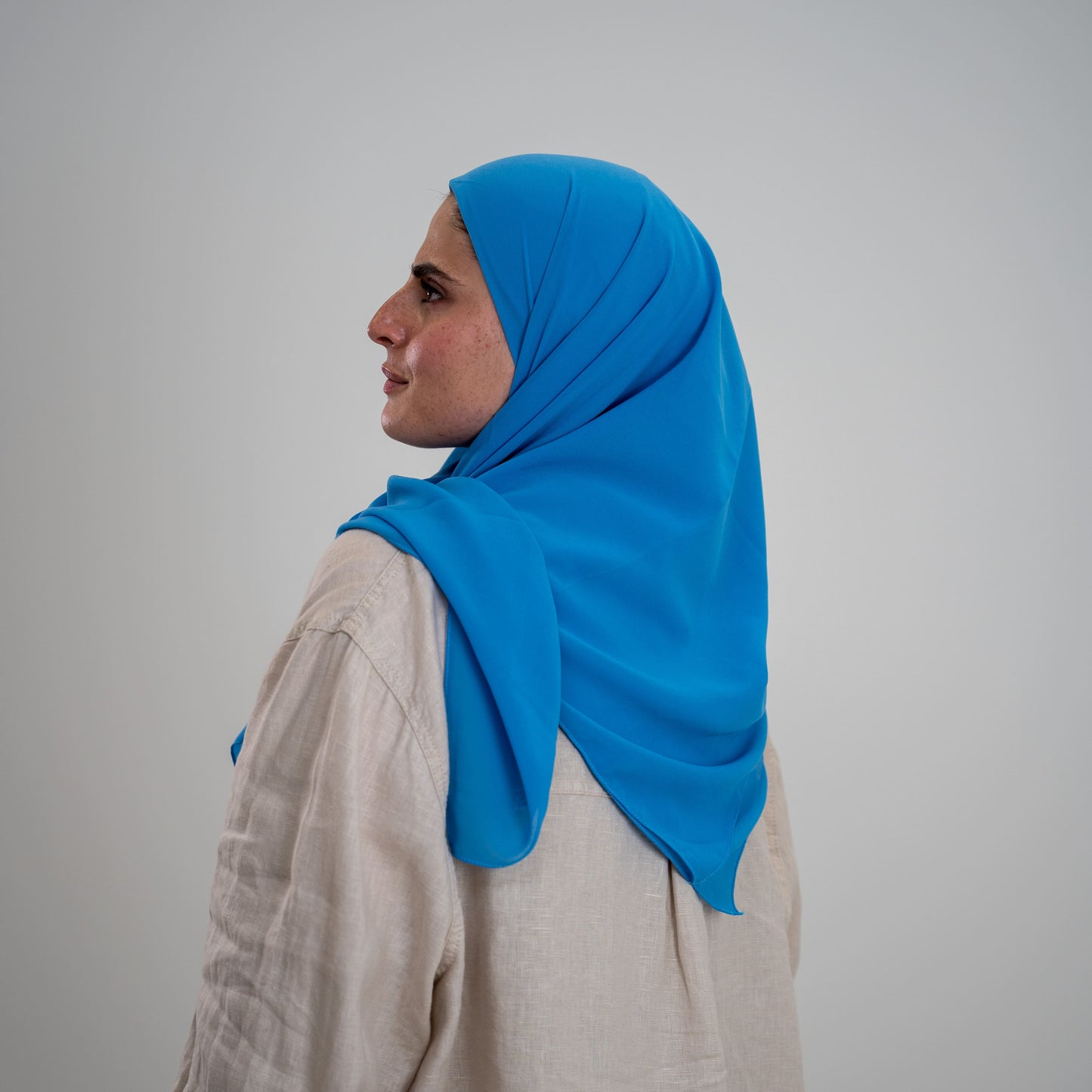 Foulard Mousseline Carré 110x110 cm – Chic et Aérien (Bleu ciel)