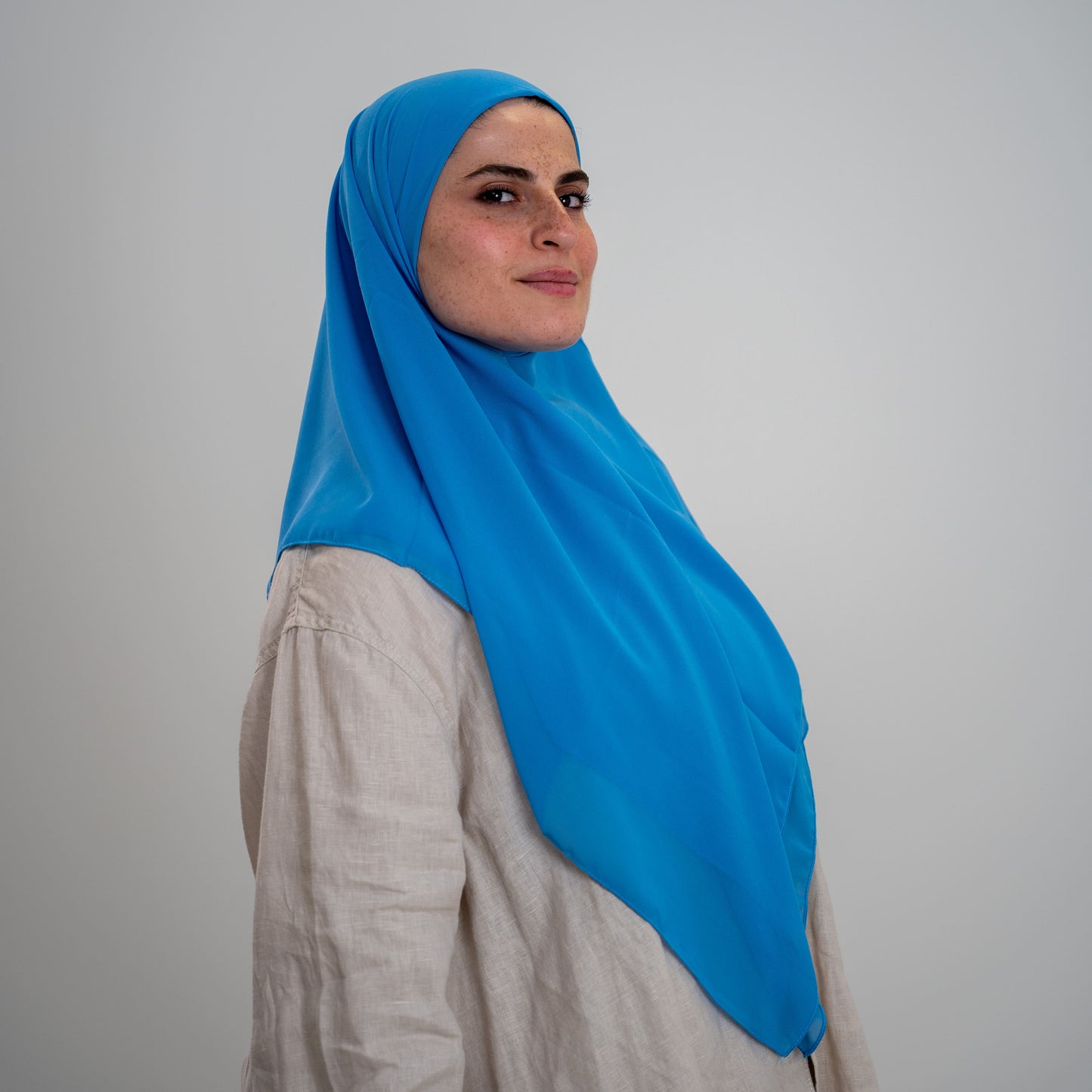 Foulard Mousseline Carré 110x110 cm – Chic et Aérien (Bleu ciel)