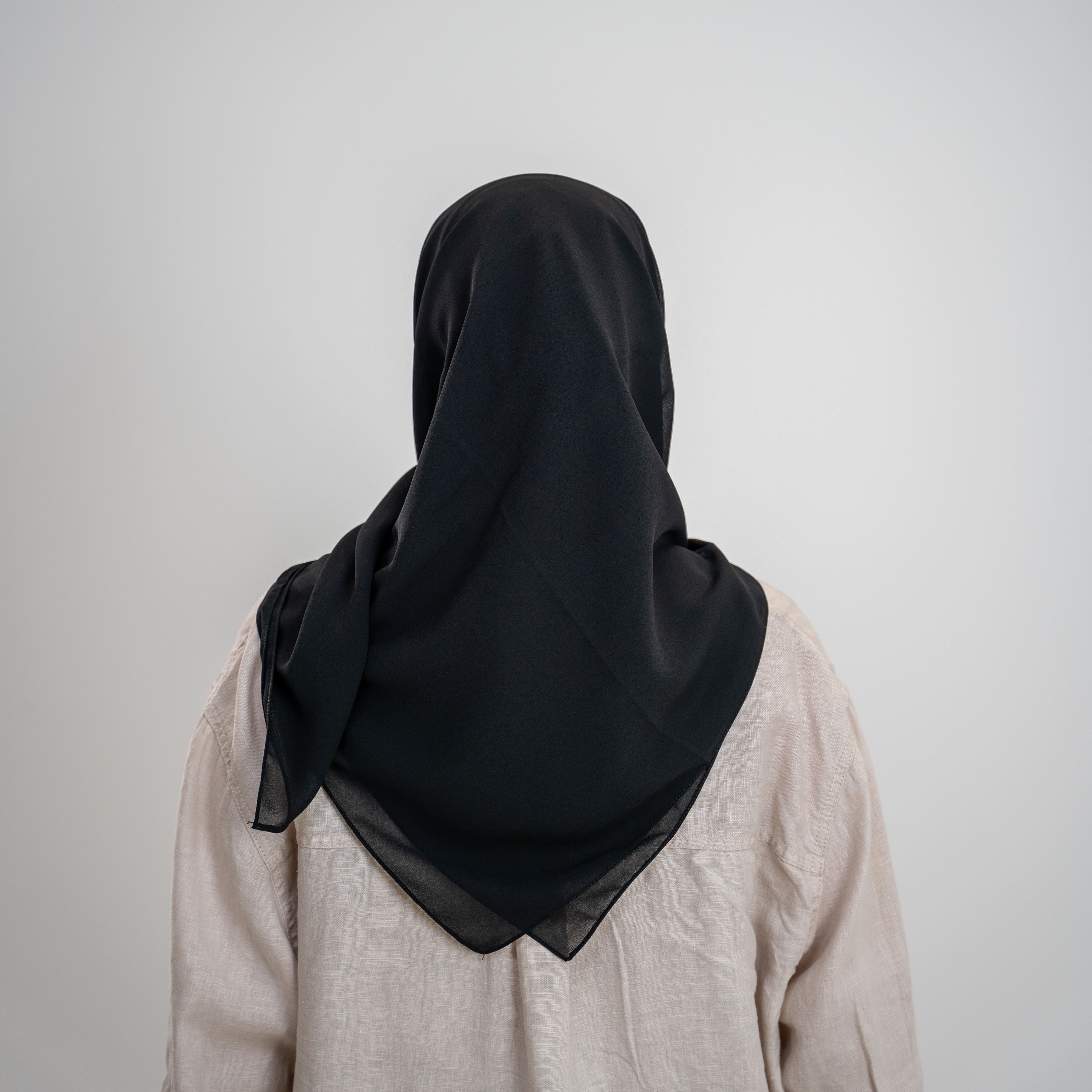 Foulard Mousseline Carré 110x110 cm – Chic et Aérien (Noir) Lefoulardcarré